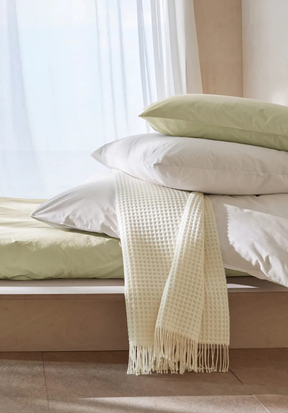 hessnatur Wollmix Waffle Plaid YARA aus Bio-Lambswool mit Bio-Baumwolle von natur Best
